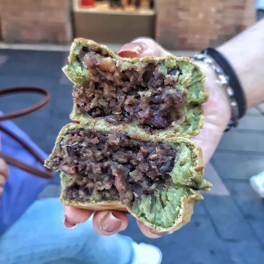 Macaron Cantonais Wheel Cake Au Thé Vert Et Haricots Rouges